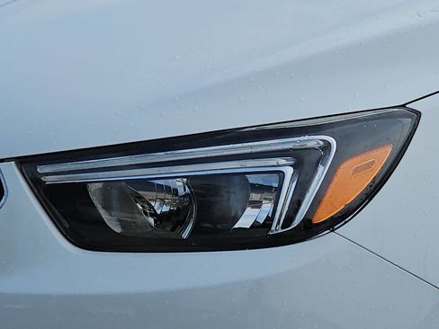 Used 2019 Buick Encore Preferred image 27