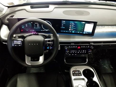 Certified 2026 Hyundai Ioniq 9 Calligraphy image 3