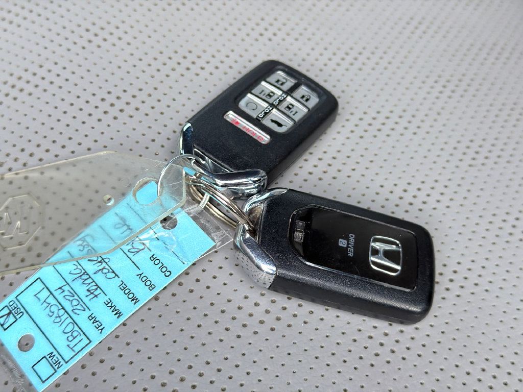 Used 2024 Honda Odyssey Elite image 34