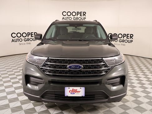 Used 2022 Ford Explorer XLT w/ Class IV Trailer Tow Package RWD image 9