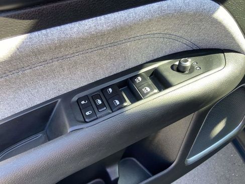 Used 2024 Jeep Compass Latitude image 19