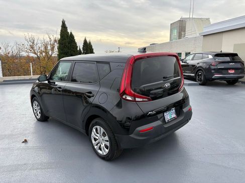 Certified 2021 Kia Soul LX image 2