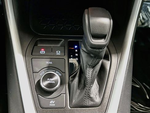 Used 2023 Toyota RAV4 AWD Hybrid image 12