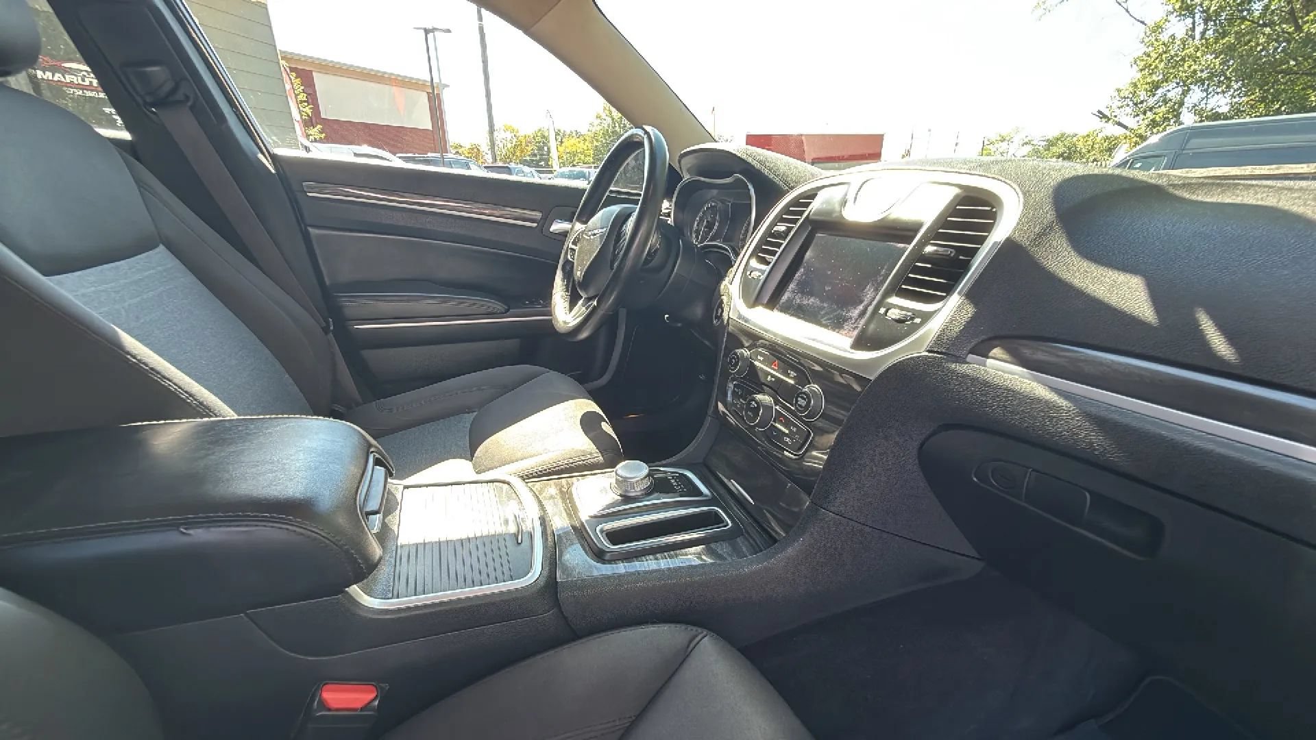 Used 2019 Chrysler 300 Touring w/ Sport Appearance Package RWD image 32