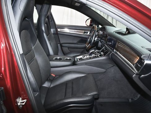 Used 2023 Porsche Panamera Platinum Edition image 55