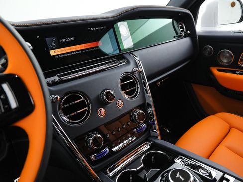 Used 2026 Rolls-Royce Cullinan image 30