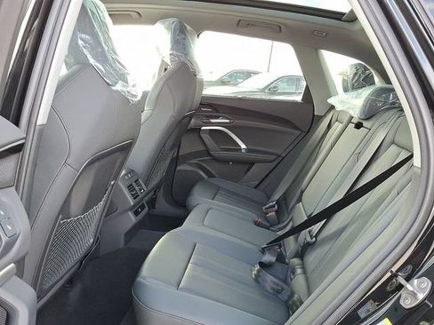 Used 2025 Audi Q5 Premium Plus w/ Premium Plus AWD/4WD image 6