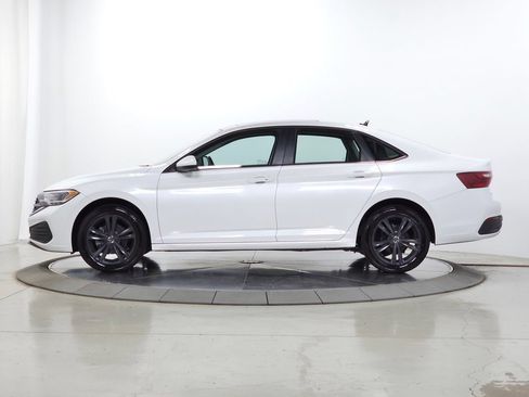 Used 2022 Volkswagen Jetta SE FWD image 5