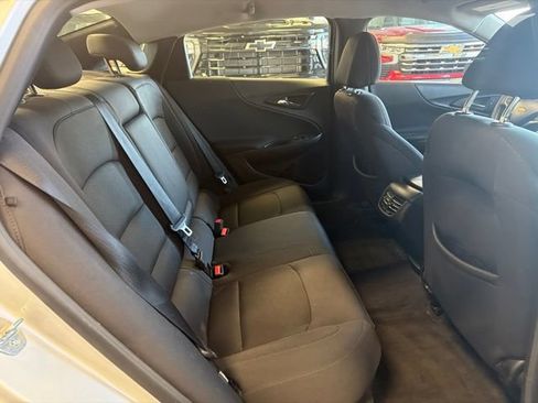 Used 2019 Chevrolet Malibu LT FWD image 34