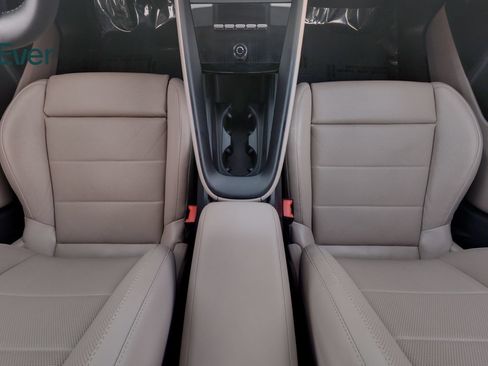 Used 2025 Porsche Macan Electric RWD image 27