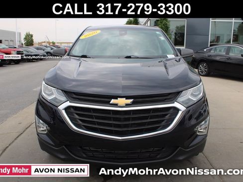 Used 2020 Chevrolet Equinox LS w/ LS Convenience Package FWD image 2