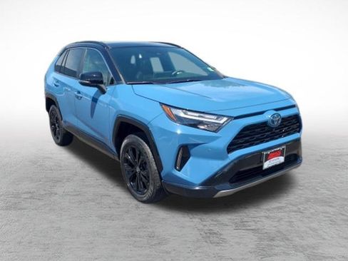 Certified 2022 Toyota RAV4 XSE AWD/4WD image 3