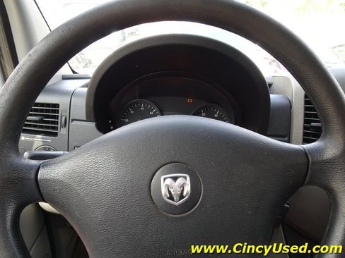 Used 2007 Dodge Sprinter 3500 RWD image 16