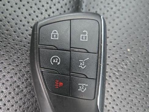 Used 2022 GMC Yukon XL Denali image 26