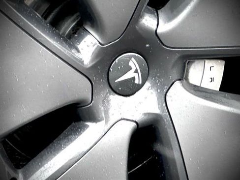 Used 2023 Tesla Model 3 Standard Range image 10