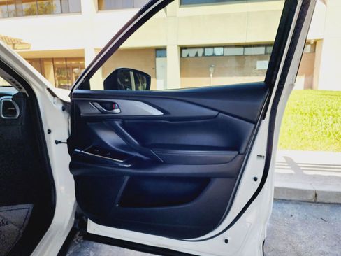 Used 2019 MAZDA CX-9 Touring image 31