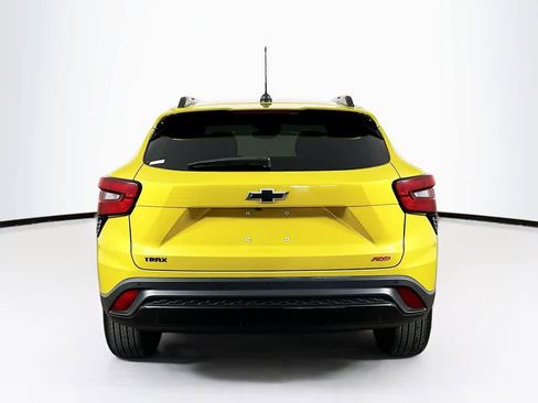Used 2024 Chevrolet Trax RS w/ Sunroof Package image 5