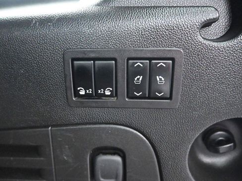 Used 2017 GMC Yukon XL SLT image 21