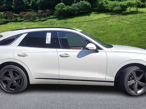 Used 2024 Genesis GV70 3.5T Sport w/ Sport Prestige Package image 9