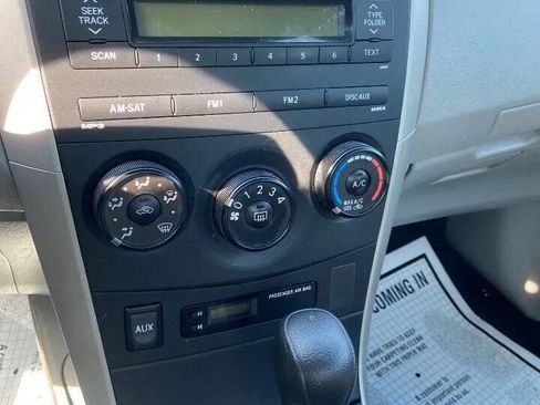 Used 2010 Toyota Corolla LE image 14