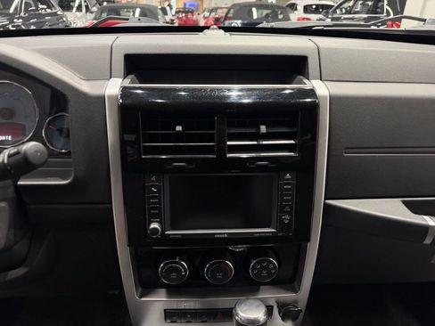 Used 2012 Jeep Liberty Arctic AWD/4WD image 32