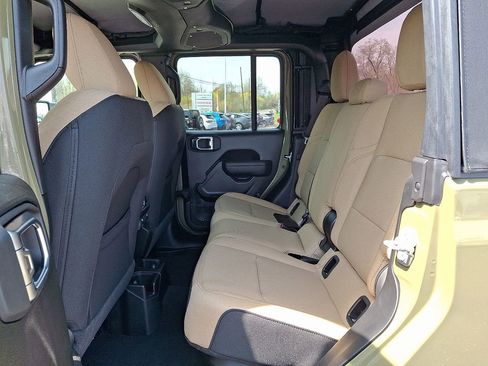 New 2026 Jeep Gladiator Sport image 7
