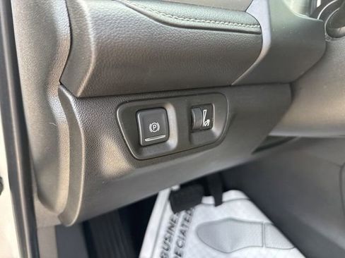 Used 2019 GMC Acadia SLT AWD/4WD image 28