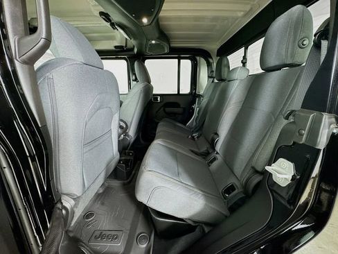 New 2025 Jeep Gladiator Sport image 26