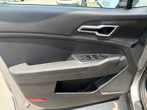 New 2026 Kia Sportage LX FWD image 16