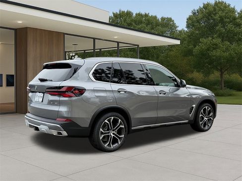 New 2026 BMW X5 xDrive40i w/ Premium Package image 6