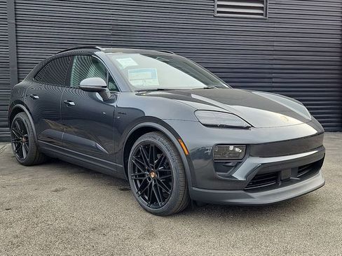 New 2025 Porsche Macan 4 Electric image 9