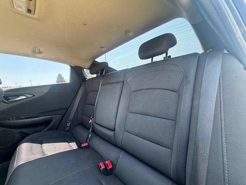 Used 2017 Chevrolet Malibu LT FWD image 7