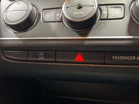 Used 2019 Volkswagen Atlas SE FWD image 33