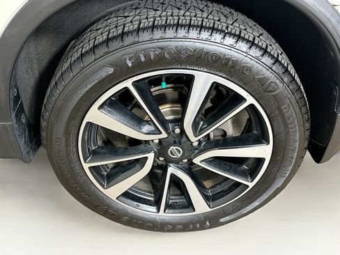 Used 2020 Nissan Rogue SL image 11