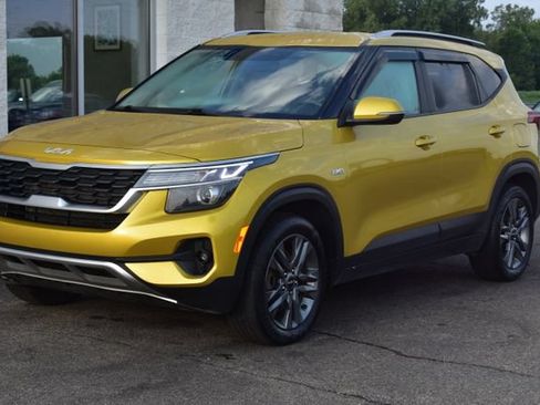 Used 2023 Kia Seltos LX AWD/4WD image 15