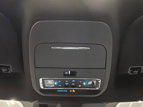 Used 2025 Ford F250 Platinum w/ FX4 Off-Road Package image 37