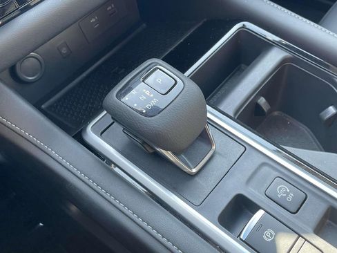 Used 2024 Nissan Pathfinder SL w/ SL Premium Package image 30