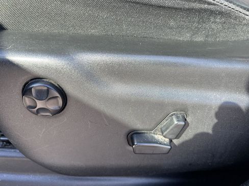 Used 2018 Jeep Grand Cherokee Limited image 11