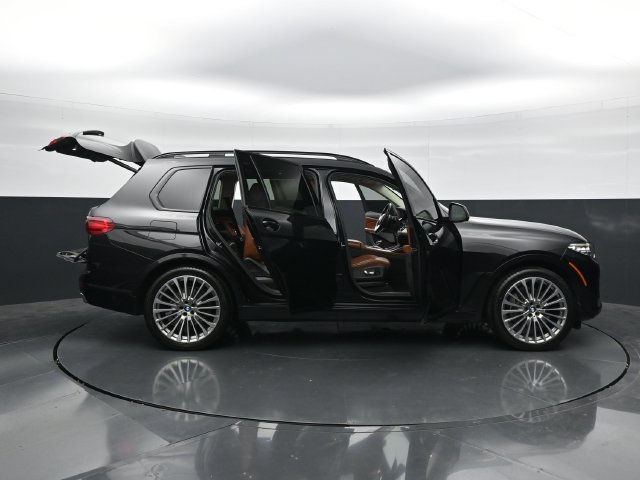 Used 2021 BMW X7 xDrive40i w/ Executive Package AWD/4WD image 55