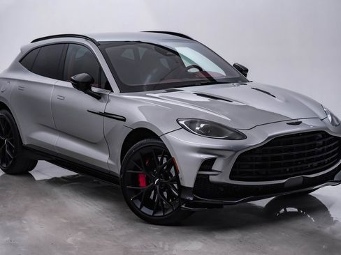 New 2025 Aston Martin DBX 707 image 3