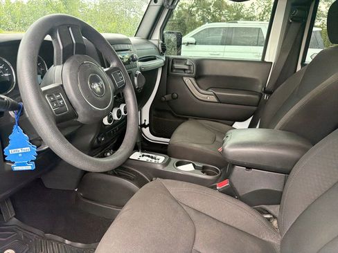 Used 2017 Jeep Wrangler Unlimited Sport AWD/4WD image 10
