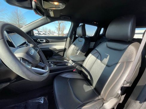 Used 2024 Jeep Compass Limited image 21