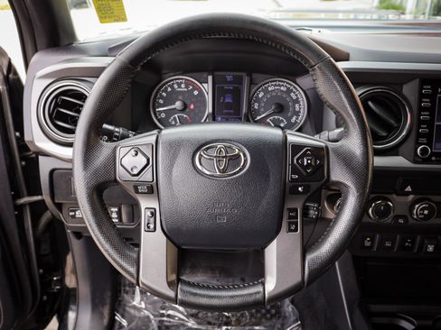 Used 2020 Toyota Tacoma TRD Sport w/ Technology Package AWD/4WD image 20