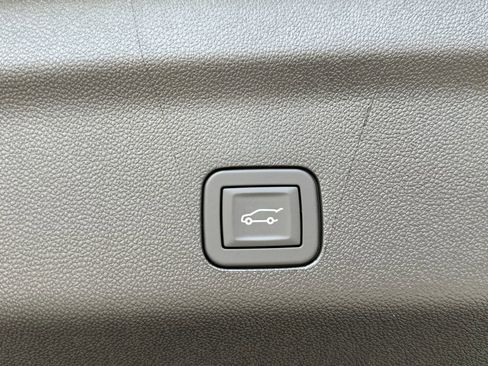 New 2026 GMC Yukon XL Elevation image 33