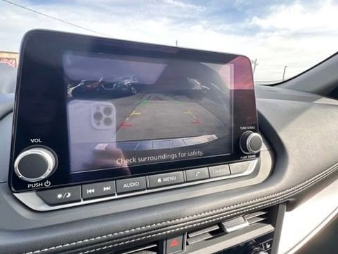 Certified 2024 Nissan Rogue SV w/ SV Premium Package image 16