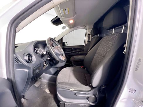 Used 2023 Mercedes-Benz Metris image 14