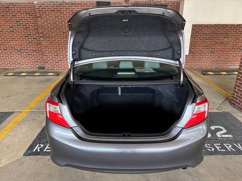 Used 2013 Toyota Camry LE FWD image 29