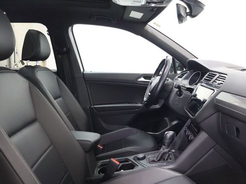 Used 2021 Volkswagen Tiguan SE R-Line image 21