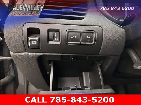 Used 2016 Chevrolet Impala LT w/ Convenience Package image 17