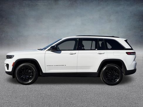 Used 2025 Jeep Grand Cherokee Laredo X w/ Luxury Tech Group I image 7